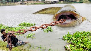 Unique Fishing Method In river. Unbelievable Monster Fishing From River With Chicken.#fishing