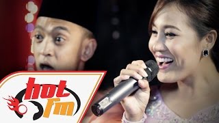 TOMOK \u0026 YANA SAMSUDIN - CINTA TAK PERGI (LIVE) - Akustik Hot - #HotTV