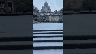 หิมะตกแล้วจ้า เช้านี้ -3องศา🌨️❤️ #paris #ชีวิตในต่างแดน  #sacrécoeur #ปารีส @noysawadeeparis9897