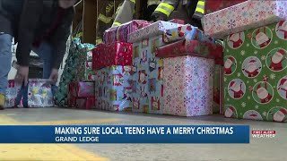 Grand Ledge community shows up for less fortunate