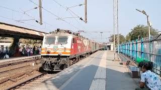 Gandhidham Mumbai weekly Express train