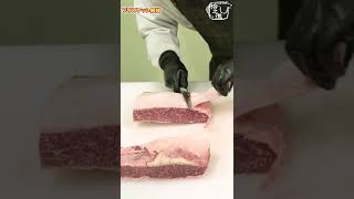 プロの包丁捌き！牛肉肉磨き  実は半分以上がアレな#ブリスケット　 #切り落とし 【#shorts】