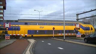 Spoorwegovergang Alkmaar // Dutch railroad crossing