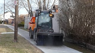 HOLDER City Sidewalk Tractor with Cleaning Brush and Water Attachment