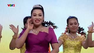 នាទីសិល្បៈខ្មែរក្រោម សម្រស់នារីខ្មែរ ច្រៀងសំដែងដោយក្រុមសិល្បៈខ្មែរខេត្តឃ្លាំង កម្ពុជាក្រោម ។