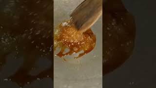 Karamel untuk membuat saus sanggara balanda