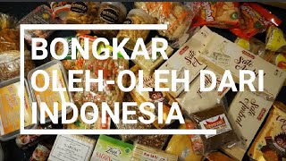 BONGKAR OLEH-OLEH DARI INDONESIA !!