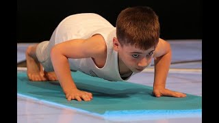 Chechen boy completes 4,618 press-ups| CCTV English