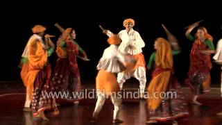 Dandiya Raas dance by Avishkar folk dance group of Gujarat