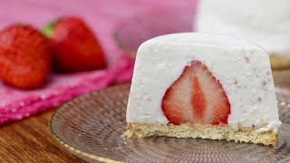 カップ丸ごと！レアチーズケーキ〜混ぜて冷やすだけ〜 / Yogourt Cup Strawberry Cheesecake