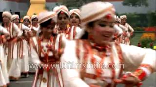 Assam's Nritiya Shaili being performed by Indian students at 68th R-Day parade