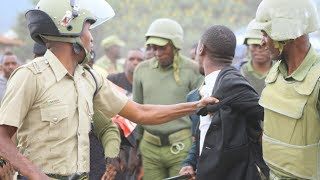 Zitto Kabwe Akamatwa na Polisi Leo Akiwa Nyumbani Kwake!!!