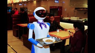 अब होटल भी हुए ‘स्मार्ट’, यहाँ इंसान नहीं रोबोट परोसेंगे खाना | Robot As Waiters in China