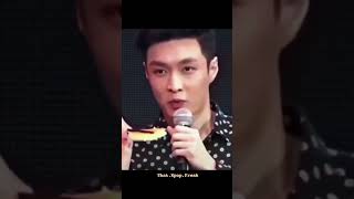 his reaction is the cutest... #LayZhang #zhangyixing #Yixing #exolay #xback #exo #lay #cpop #kpop