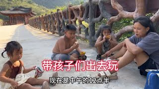 李佳带孩子去景区游玩，阿杜却舍不得花钱，不过孩子们还是很开心