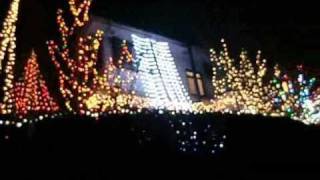 ルミナリエ　じゃなく　イエ（家）ナリエ　　house illumination