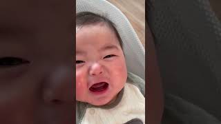 【6ヶ月】笑い泣きする赤ちゃん　#baby #ムネムネ #6ヶ月 #前歯