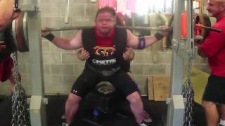 Squat with 240 pound of Chain