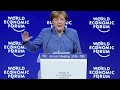 Davos, in diretta i discorsi di Merkel e Macron