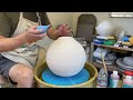 610. glaze a sodium silicate texture moon jar with hsin chuen lin 林新春 岩花瓷天球蓋瓶上釉示範