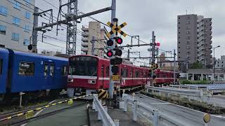 赤と青の京急通過＠京急線北品川駅〜品川駅