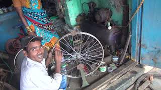 インドの田舎町の自転車屋