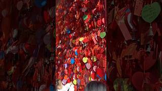 Yongxingfang is covered with red cards of this kind of blessing, with blessing words written on them