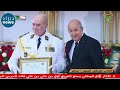 الرئيس تبون يكرم مجموعة من مغاوير الجيش الذين واجهوا الإرهــ .ـاب بشجاعة كبيرة وبسالة وتضحية