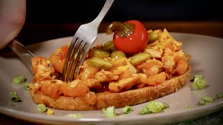 Dinner in 15 minutes? Spicy CHICKEN MIXTURE on toast!