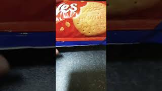 THIS IS POISON ⚠️😱 #uk #biscuits #poison #food #mcvities #carefull #ingredients #shorts #short