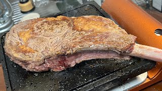 【前編】【Tomahawk Steak】溶岩プレートで1.1kgのトマホークステーキを焼く