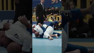 Action packed quarter final match between Davi Vetoraci and Vinícius Martins! #bjj #ibjjf #jiujitsu