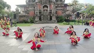 Tari babore Kalimantan Barat by Sheezan #SPI #SanggarPenariIndonesia