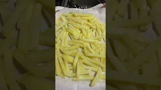 طريقة حفظ وتخزين البطاطس في الفريزر بطريقة فارم فريتس🥔#potato #fyp #subscribe #viral #foryou #cook