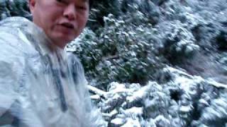 20100307周二旅行隊粤赣旅游六天(5)我和呀杜玩雪.AVI