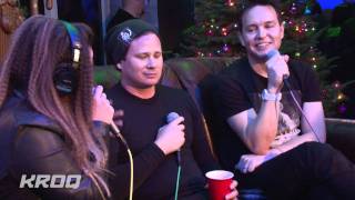 Blink-182 Interviewed by Nicole Alvarez - 22nd Annual Almost Acoustic Christmas