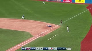 MIN@TOR: Encarnacion lays out to rob Rosario of a hit