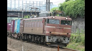 津幡駅近くを貨物列車が通過