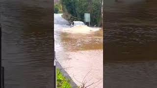 Auto vs Zalana droga 🌊  #car #river #poland #news #volkswagen #lamborghini