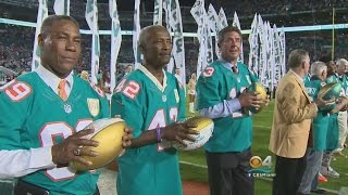 Top 50 Miami Dolphins Of All Time Honored At Halftime