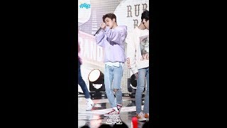 [예능연구소 직캠] 아이콘 고무줄다리기 비아이 Focused @쇼!음악중심_20180317 RUBBER BAND iKON B.I