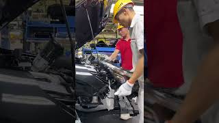 Nissan Manufacturing   汽车前大灯安装，照亮你的前行路~#东风日产 #工厂实拍视频