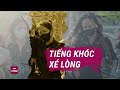 Mẹ nạn nhân khóc hết nước mắt, bước không vững khi đến phiên tòa xét xử vụ nam sinh bị đánh tử vong