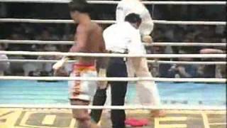 Andy Hug vs Changphuak Kiatsongrit