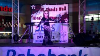 Thriller performed by Alexis