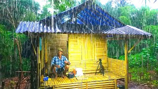 IN HEAVY RAIN ||  SLEEP IN A COMFORTABLE AND PEACEFUL COTTAGE.