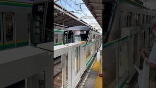 代々木上原駅到着する急行向ヶ丘遊園行き東京メトロ16000系