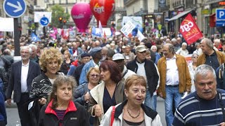 Governo francês sobe idade de reforma para os 64 anos