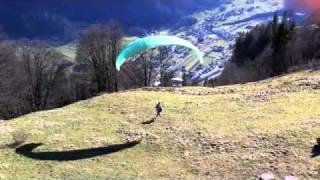 Paragliders in Braunwald