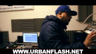 Urban Flash - Meets Producer R Seven Makes A Beat Live And Cypher (www.UrbanFlash.net)